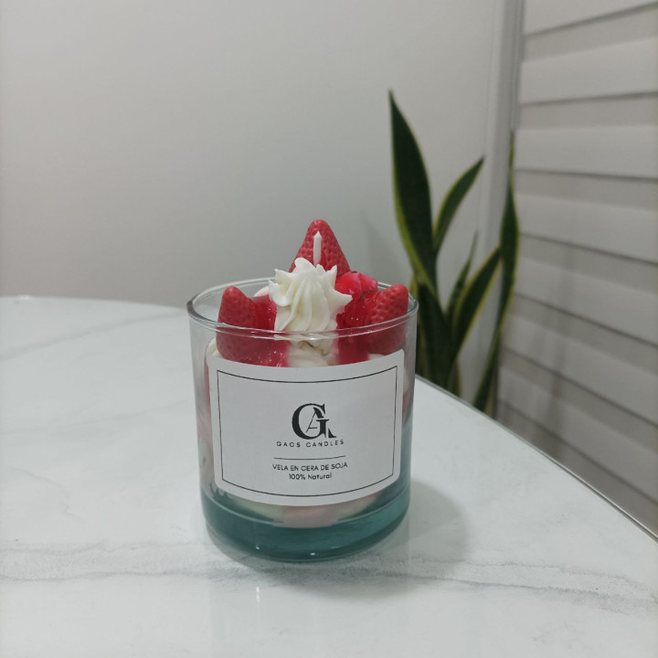 Vela decorativa fresas con crema
